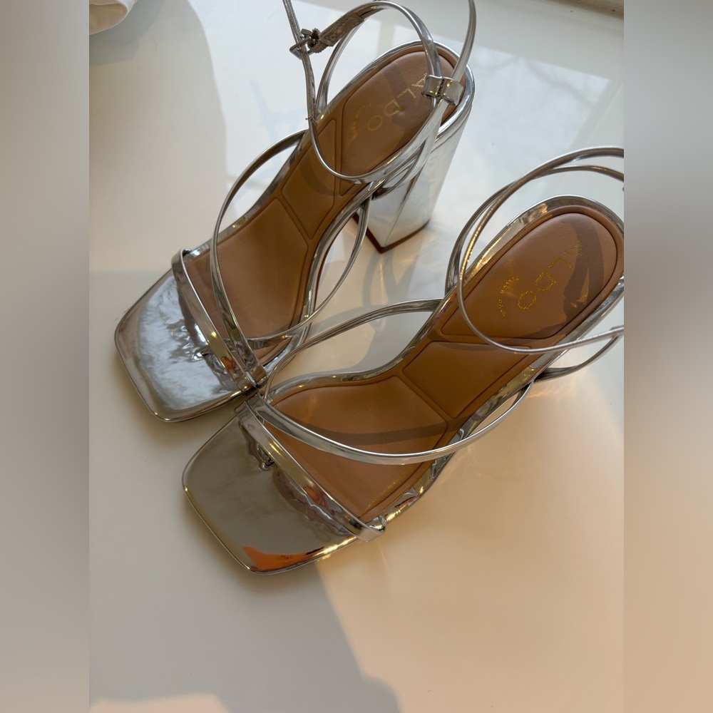 Aldo chunky silver strappy heel US 6